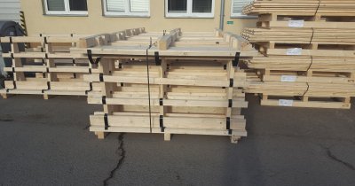 Holzglas steht